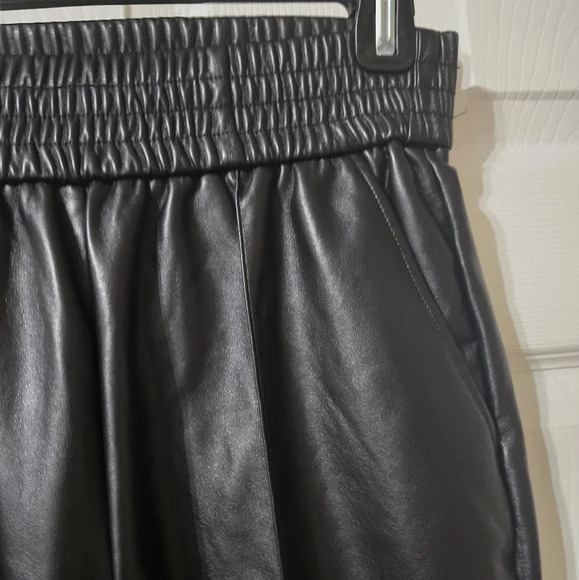 Maison de Amélie Faux Leather Straight-Leg Pull-On Pants, Leg Seam, Sz 6, EUC! - Picture 6 of 12